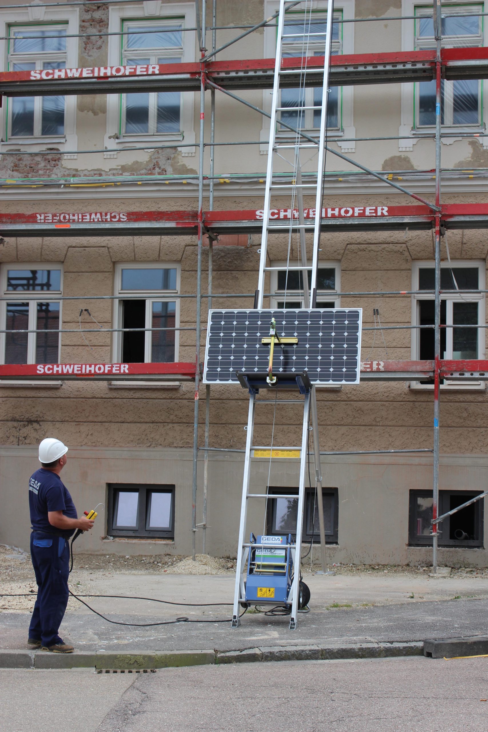 How smarter lifting is energizing South Africa’s solar industry