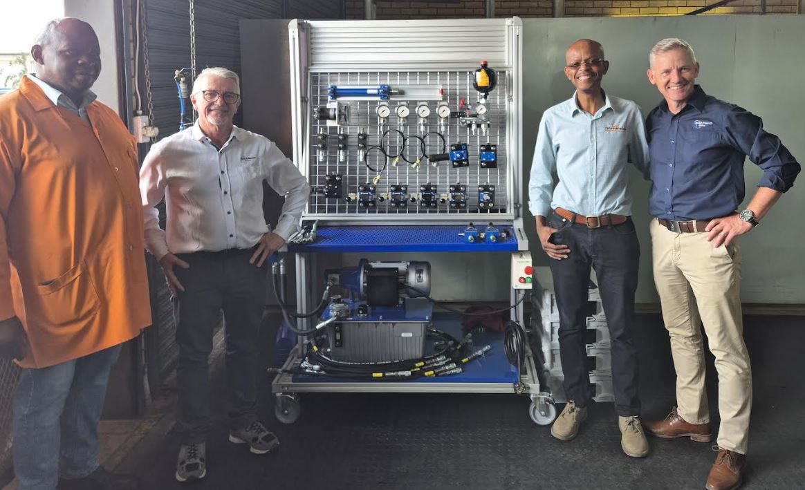 Bosch Rexroth Africa’s Training Department launches cutting-edge modular training workstation Bosch Rexroth Africa’s Training Department launches cutting-edge modular training workstation