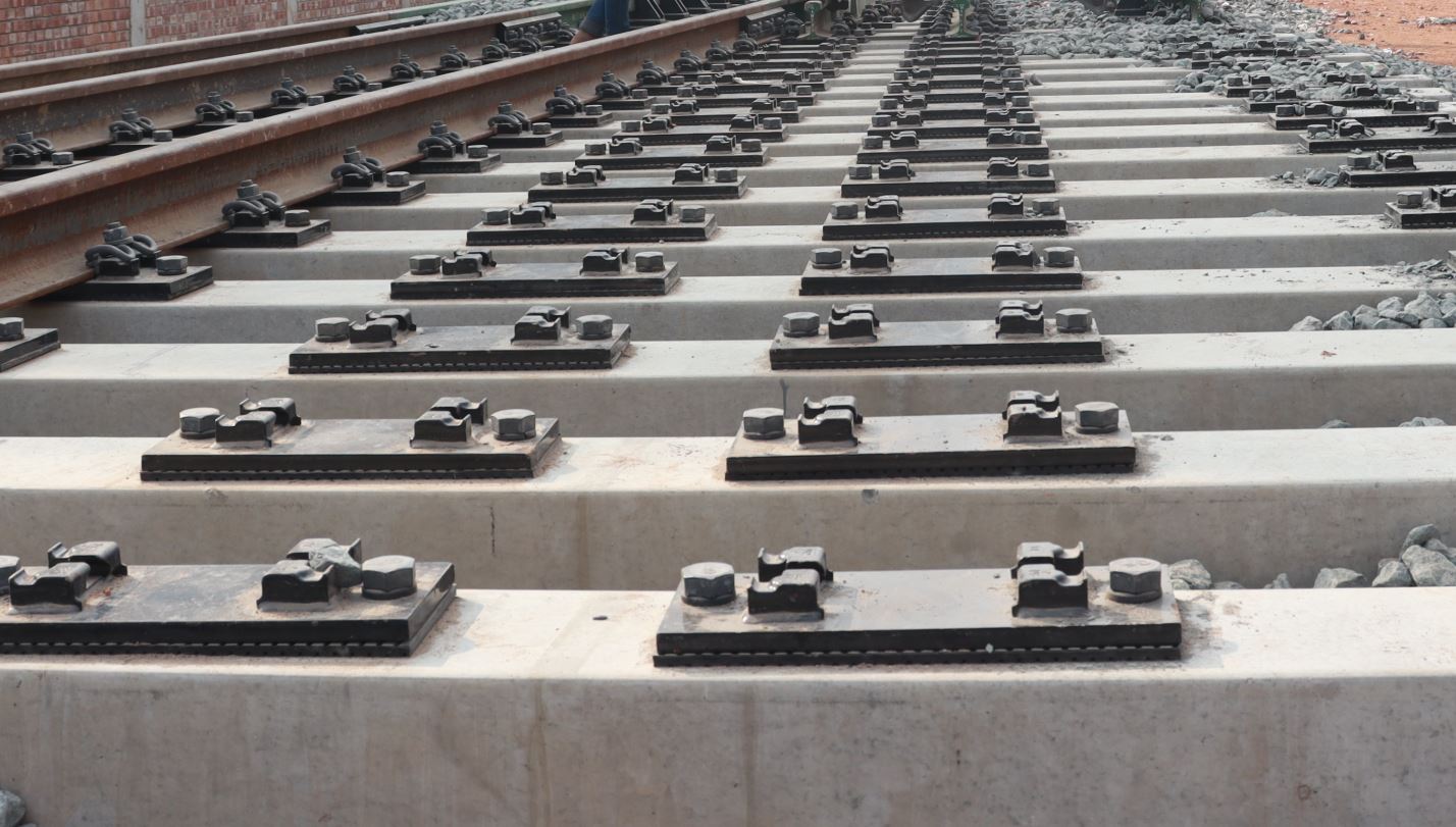 Mozambique, Zimbabwe ink rail deal to boost freight transport Mozambique, Zimbabwe ink rail deal to boost freight transport