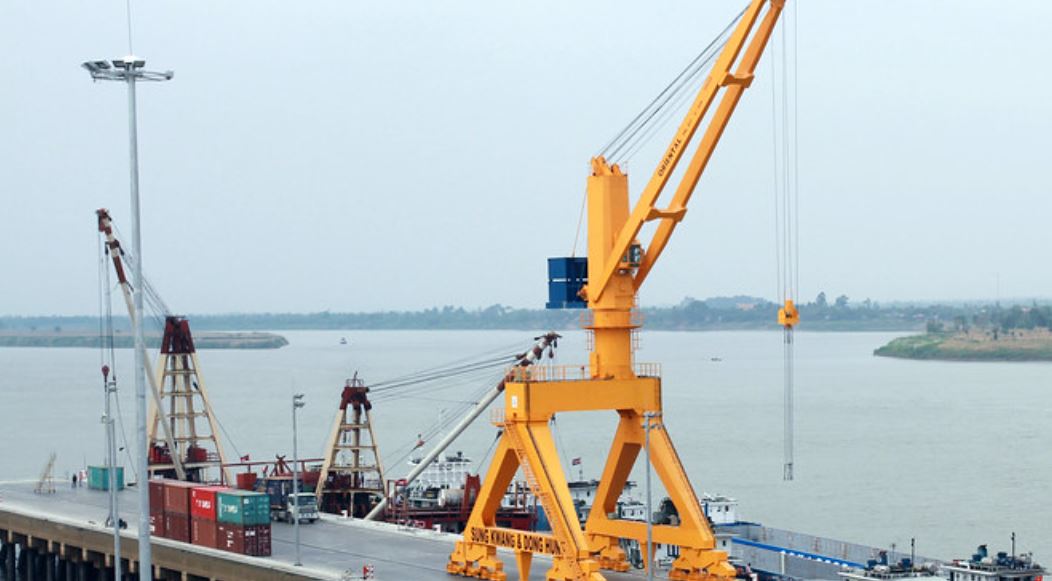 Egypt, UAE-based firms seal deal to boost port sector Egypt, UAE-based firms seal deal to boost port sector