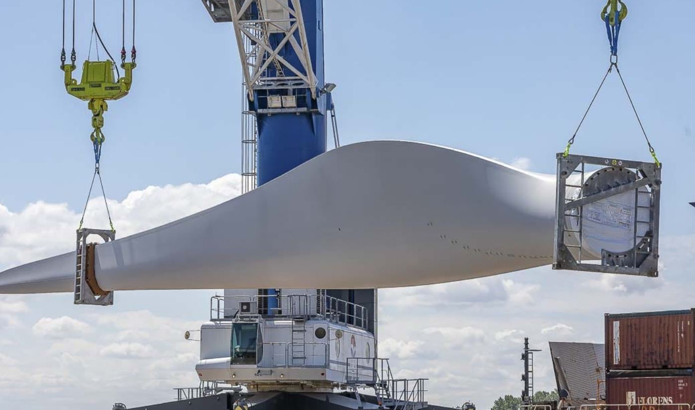 Vanguard achieves two wind blade offloading process at Port of Richards Bay, Coega Vanguard achieves two wind blade offloading process at Port of Richards Bay, Coega