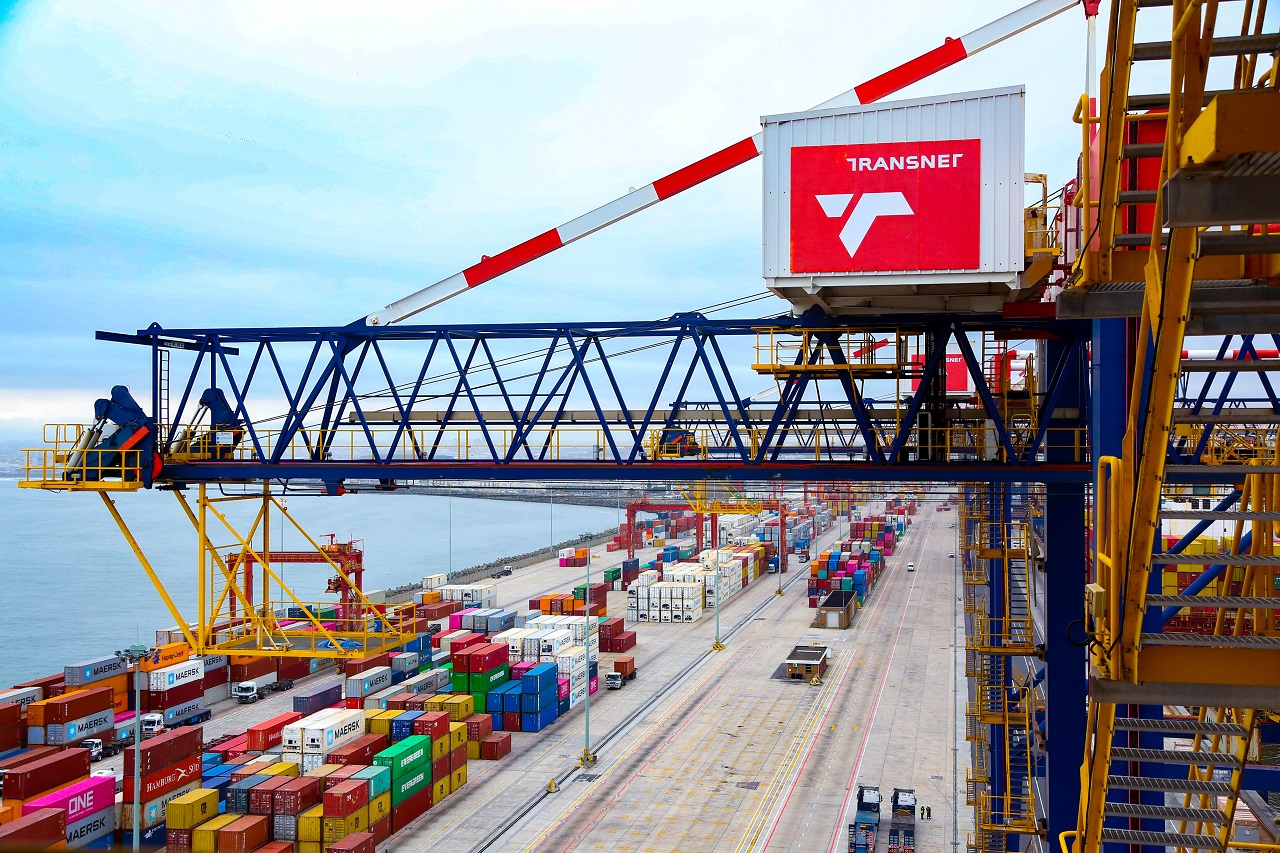 Transnet signs 25-year deal to manage Durban container terminal Transnet signs 25-year deal to manage Durban container terminal