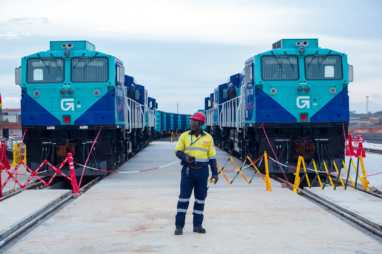 First Four Locomotives for the Simandou Project Arrive in Guinea First Four Locomotives for the Simandou Project Arrive in Guinea