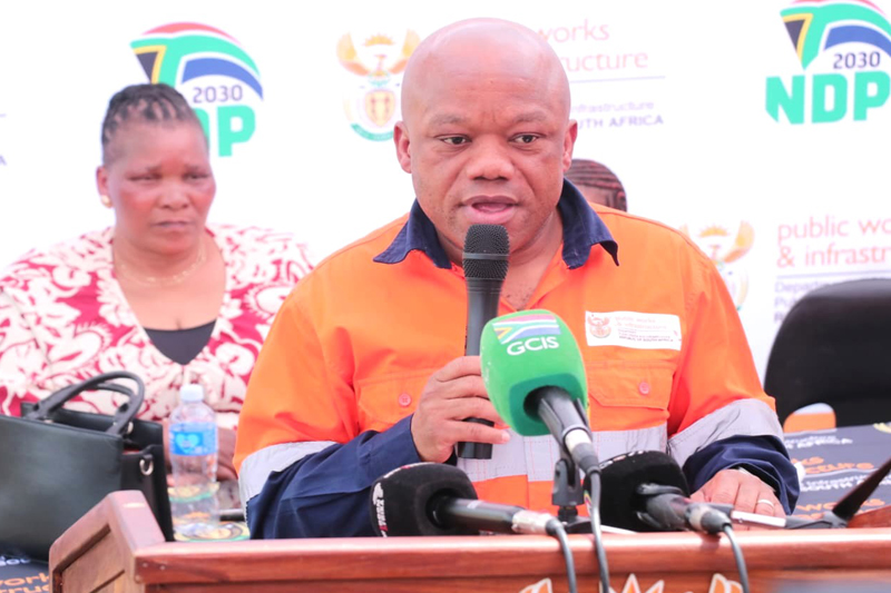 Zikalala launches first phase of SA’s first new small harbours Zikalala launches first phase of SA’s first new small harbours