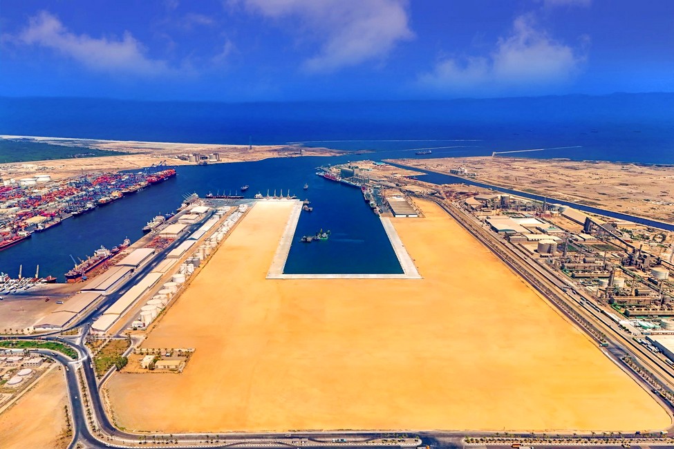 Egypt launches trial operations at Tahya Misr 1 terminal to boost Mediterranean trade ambitions