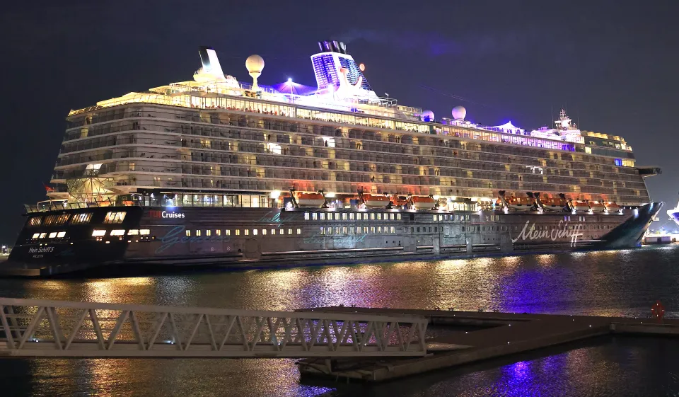 Thousands of cruise passengers trapped in Gulf ports as Iran war disrupts regional travel Thousands of cruise passengers trapped in Gulf ports as Iran war disrupts regional travel