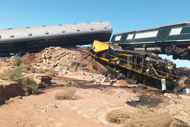 Rovos Rail luxury train derails in Southern Namibia, two crew members killed Rovos Rail luxury train derails in Southern Namibia, two crew members killed
