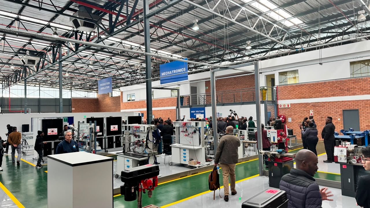 Gauteng launches Manufacturing Centre of Excellence to prepare workforce for Industry 4.0 Gauteng launches Manufacturing Centre of Excellence to prepare workforce for Industry 4.0
