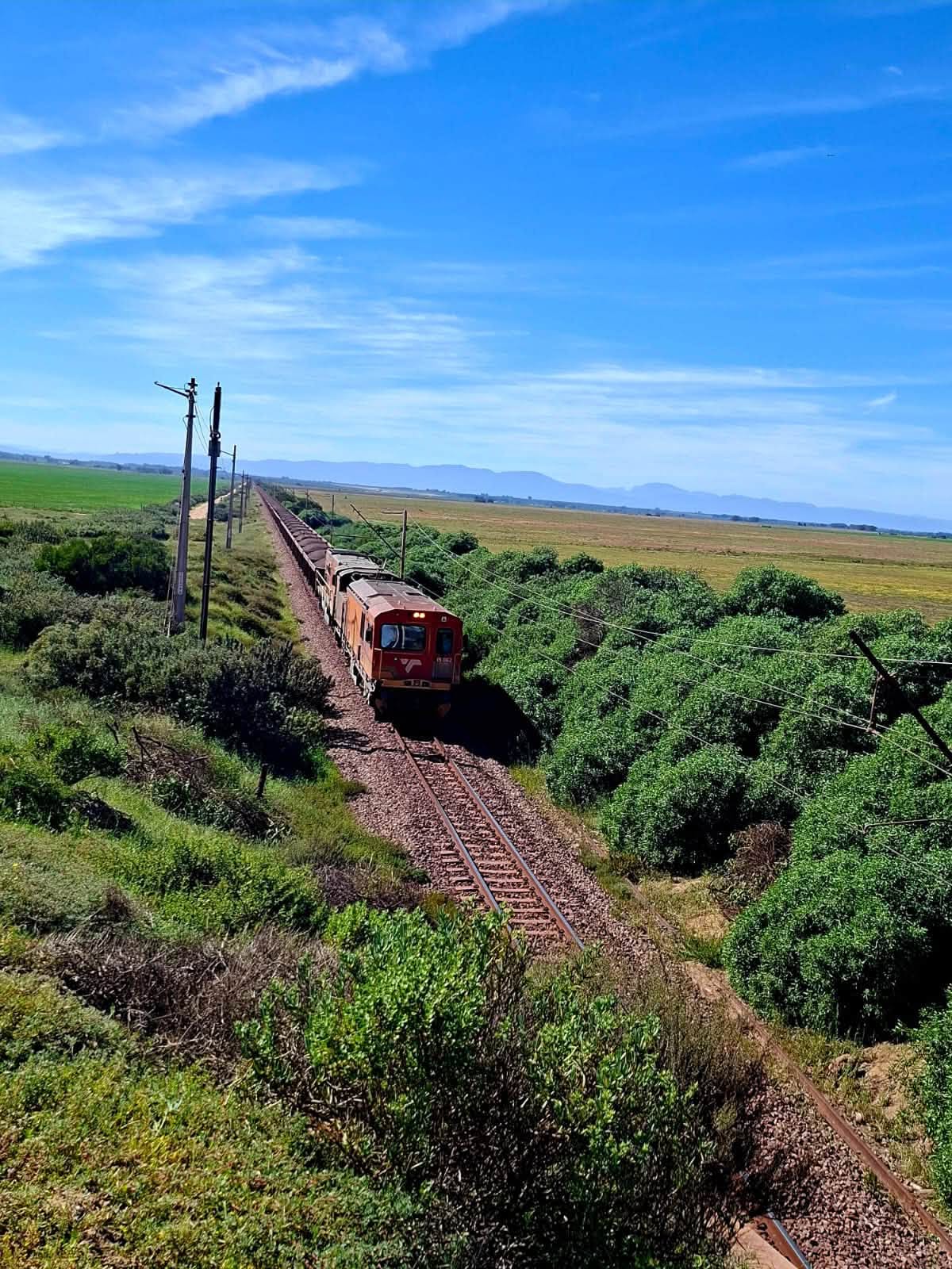 Transnet Freight Rail sets world record with 696-wagon train Transnet Freight Rail sets world record with 696-wagon train